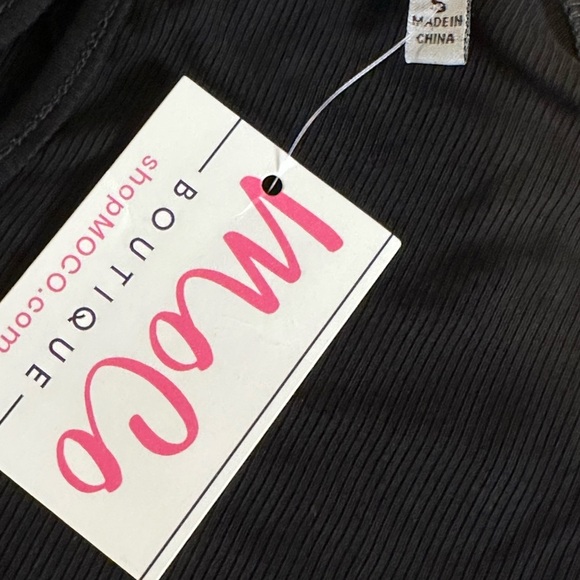 White Birch Wmns Mock Turtleneck Short Sleeved Ribbed Material Crochet Accent SM - Picture 6 of 8